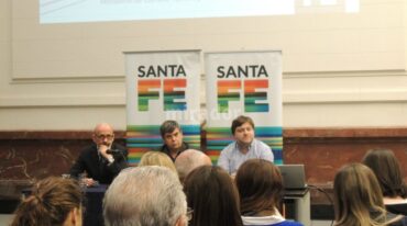 El ministro Matozo (al centro) en una reunión con autoridades universitarias y emprendedores. Gentileza: prensa Gobierno de Santa Fe.