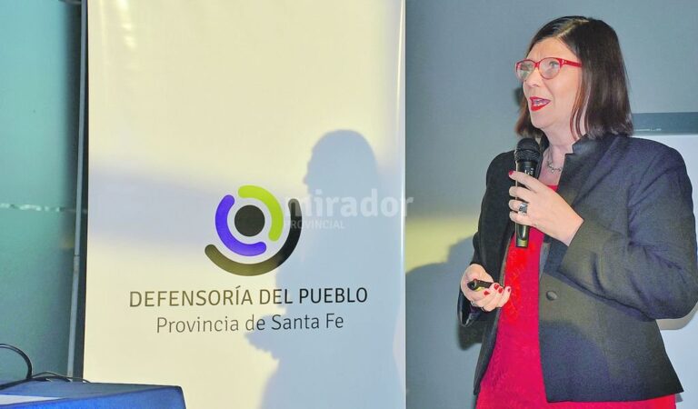 Aréchaga. 'Lo interesante es que se pide bajar la conflictividad social y se ofrece un dispositivo para hacerlo'. Gentileza: prensa Defensoría del Pueblo de Santa Fe.