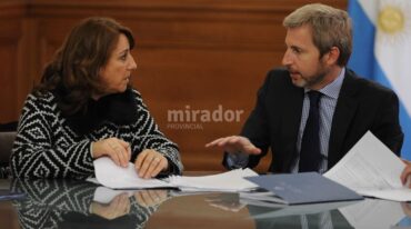 La reconstrucción de una parte del encuentro que mantuvieron el jueves por la tarde la intendenta rosarina Mónica Fein y el ministro del Interior