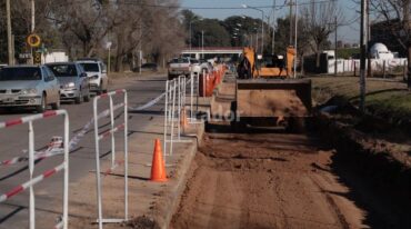 Ya se está tendiendo hormigón en el lateral norte del bulevar