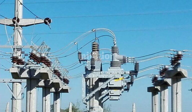 Cinco empresas se presentaron para vender los 65 reconectadores a la Empresa Provincial de la Energía. Gentileza: prensa Gobierno de Santa Fe.