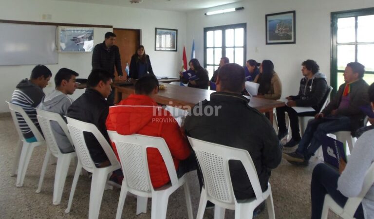 El objetivo del curso es propiciar la formación en investigación