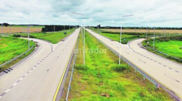 Reclamo. La minuta pide que se realicen los trámites pendientes que pasan por 'realizar la estimación de todas las erogaciones efectuadas por la Provincia durante el proceso de estudios y construcción de la autovía'. Archivo.