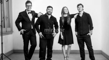 El equipo completo de Espacio Auge. Los organizadores Farina y Pavía