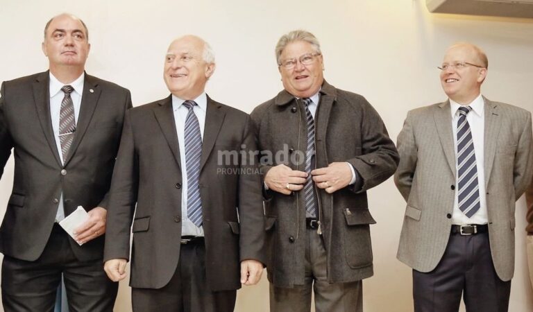 El gobernador estuvo acompañado por el vice