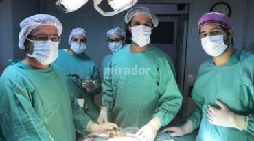 Equipo. Junto a Mateljan participaron la jefa de Quirófano