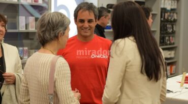 El ex automovilista colombiano Juan Pablo Montoya es el embajador de marca de OneClick y estuvo presente en el Alto. Gentileza: prensa Press Group.