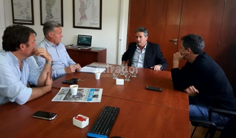 El intendente Fissore tuvo una audiencia con el ministro Garibay. Gentileza: prensa Municipalidad de Gálvez.