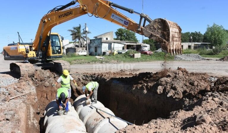 Esta obra permitirá conducir los excedentes pluviales de los barrios San José y Barranquitas. Gentileza: prensa Municipalidad de Rafaela.