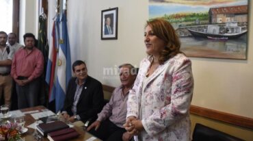 Fein estuvo en Victoria. Mejorar la conexión por tierra es una obra importante para esa región. Gentileza: prensa Municipalidad de Rosario.