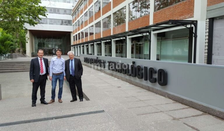 De izquierda a derecha: Marcelo García
