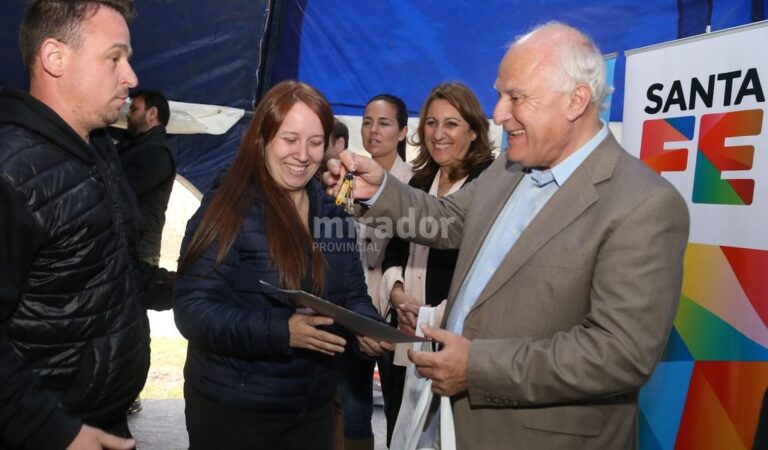 Las viviendas son de dos dormitorios. Se construyeron en dos tamaños: 60 y 63 m2. Gentileza: prensa Gobierno de Santa Fe.
