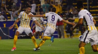 Marco Ruben festeja su gol