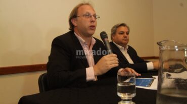 Gonzalo Saglione y Pablo Farías explicaron la reforma tributaria en conferencia de prensa. Guillermo Di Salvatore