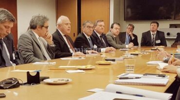 El gobernador se reunió en la capital estadounidense con funcionarios de organismos financieros internacionales. Gobierno de la provincia