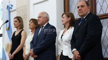 Lifschitz puso en funciones a los nuevos ministros de su gabinete. Gentileza: prensa Gobierno de Santa Fe.
