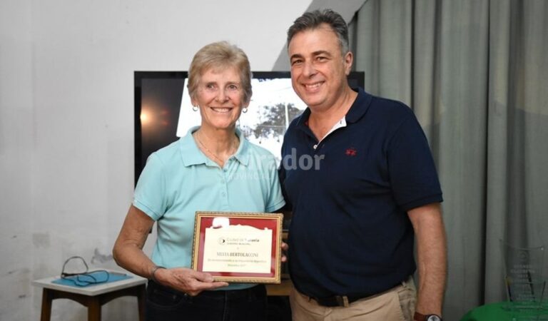 La golfista fue reconocida por la intendencia local y por el Jockey Club de Rafaela. Gentileza: prensa Municipalidad de Rafaela.