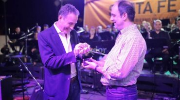 Los invitados de esta Bandálica fueron la orquesta del proyecto SOS Música y el maestro Juan Rodríguez. Gentileza: prensa Municipalidad de Santa Fe.