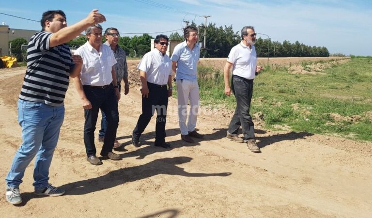 El ministro Garibay (segundo desde la izquierda)