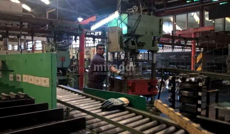 A la expectativa. Tanto la patronal como la actual planta de operarios de Cirubón Wheels aguarda una reactivación en la producción. Archivo.