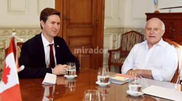 El embajador también estuvo reunido con las ministras de Educación