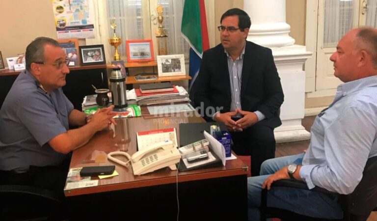 Vallejos se reunió con el jefe de la Unidad Regional IX. Gentileza: prensa Municipalidad de Reconquista.