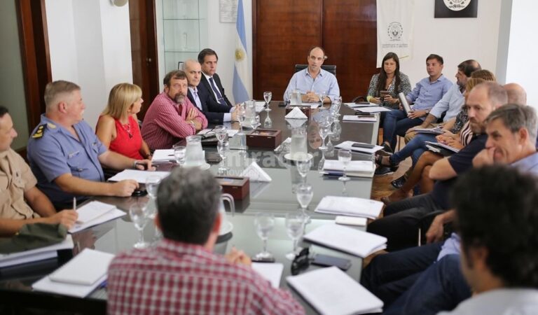 El intendente Corral lideró la reunión del Consejo de Seguridad. Gentileza: prensa Municipalidad de Santa Fe.