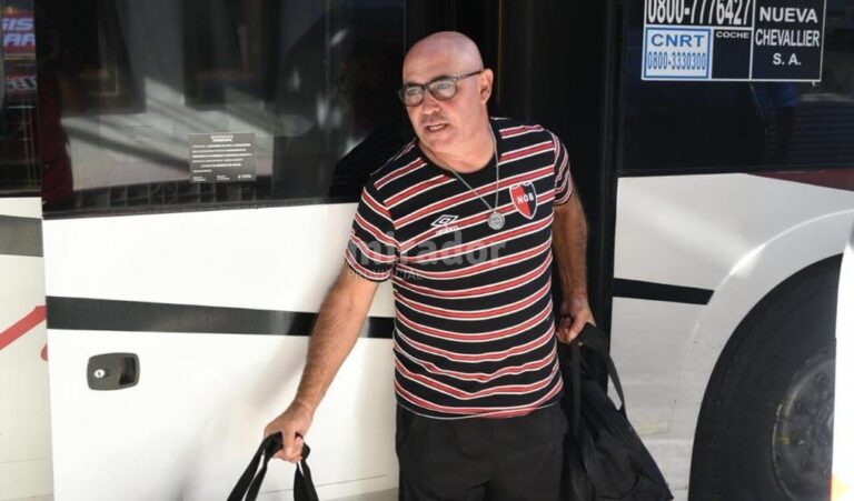 Armó el bolso. Los malos resultados hicieron que Llop dejara su cargo como DT ñulista. Prensa Newells