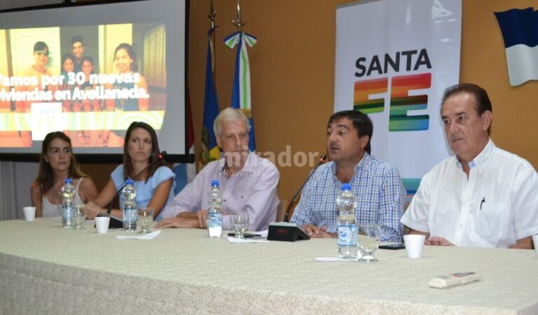 El registro es un sistema informático transparente que permite democratizar el acceso a la vivienda y reemplazar los operativos presenciales de inscripción para participar de sorteos por viviendas. Gentileza: prensa Gobierno de Santa Fe.