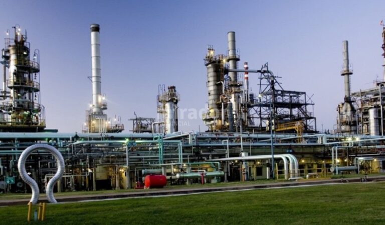 Incertidumbre. La imposibilidad de adquirir el crudo obedece al embargo que pesa sobre las cuentas de la firma Oil que supo controlar el empresario afín al kirchnerismo