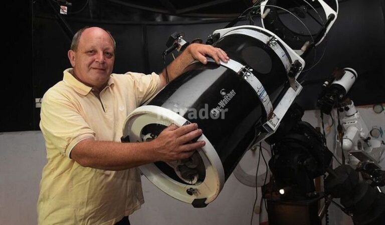 Buso y su telescopio. Con ese instrumento pudo divisar una supernova nueva. Gentileza: Rosario3.com.