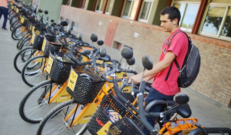 Ya hay un total de unos 115 rodados para más de 3.000 usuarios registrados. Gentileza: prensa Municipalidad de Santa Fe.