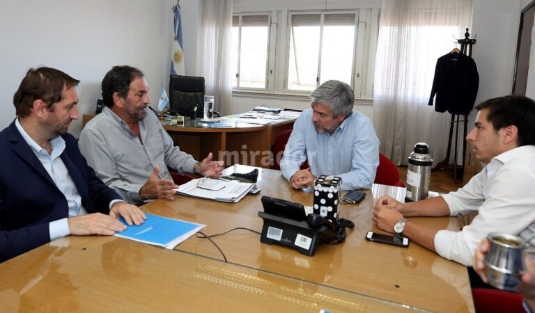 Avance. En la reunión se acordó la continuidad de las obras del Monumento en tiempo y forma. Prensa gobierno nacional