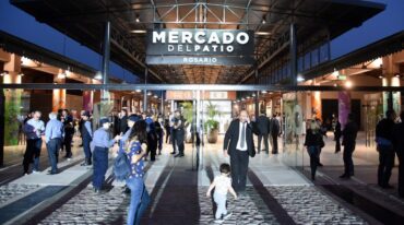 En el ojo de la tormenta. La denuncia judicial apunta a la concesión del ahora Mercado del Patio. Desde el municipio rosarino desmintieron las acusaciones que pesan sobre los altos funcionarios de la administración de Fein. Archivo