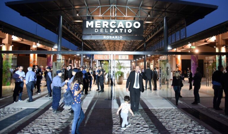 En el ojo de la tormenta. La denuncia judicial apunta a la concesión del ahora Mercado del Patio. Desde el municipio rosarino desmintieron las acusaciones que pesan sobre los altos funcionarios de la administración de Fein. Archivo