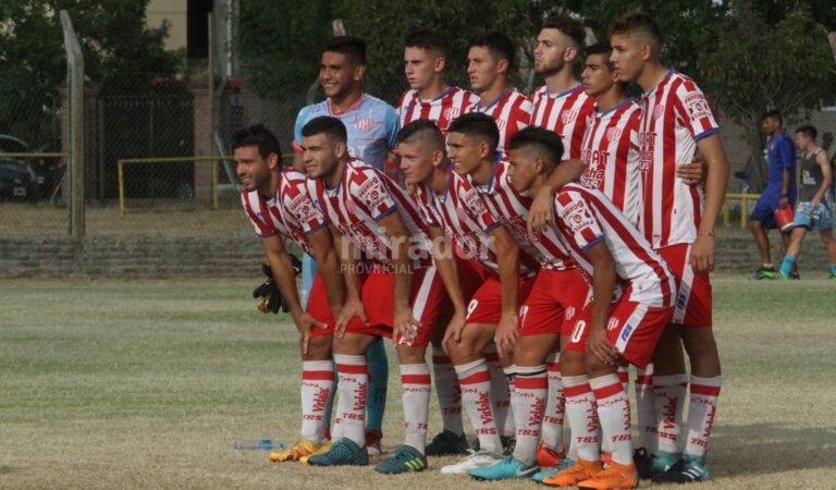 Para crecer. Unión sacó adelante un partido que le sirve para ganar confianza en el inicio del torneo 'Juan Carlos Leoni'. Mauricio Garín.