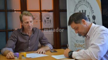 El acuerdo se firmó entre el intendente y el presidente del Concejo Municipal. Gentileza: prensa Municipalidad de Sunchales.
