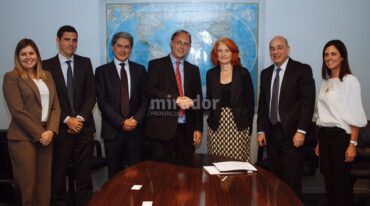 El ministro Saglione recibió a autoridades de la IFC. Gentileza.