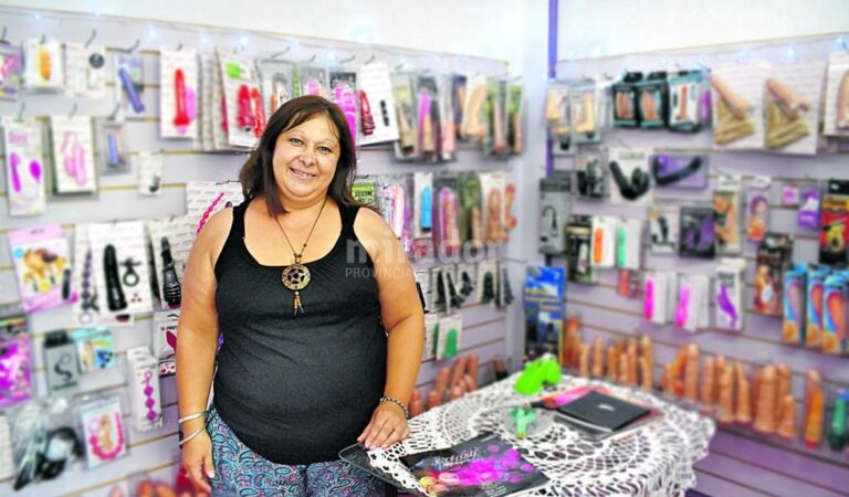 Mónica Bertoni es la propietaria de un comercio ubicado sobre calle Belgrano
