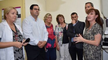'Esta es una inauguración simbólica porque ni bien llegó el mamógrafo comenzó a funcionar'