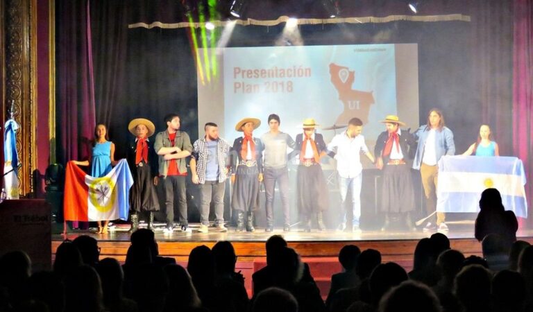 Actuación. Grupo Nácar Ballet Suyai Danza Contemporánea