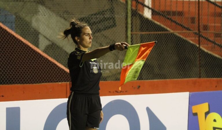 Orgullo santafesino. Nadya Chiariotti se viste de Primera para dirigir