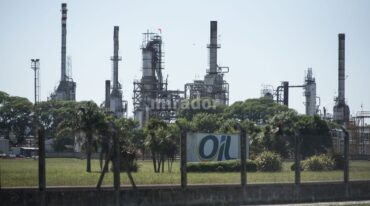 De la histórica Refinería San Lorenzo depende la fuente de trabajo de 300 familias. Marcelo Manera.