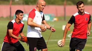 Refresco en la mitad. Sills y Rivero podrían entrar en el mediocampo leproso. Gentileza: prensa Newell's Old Boys.