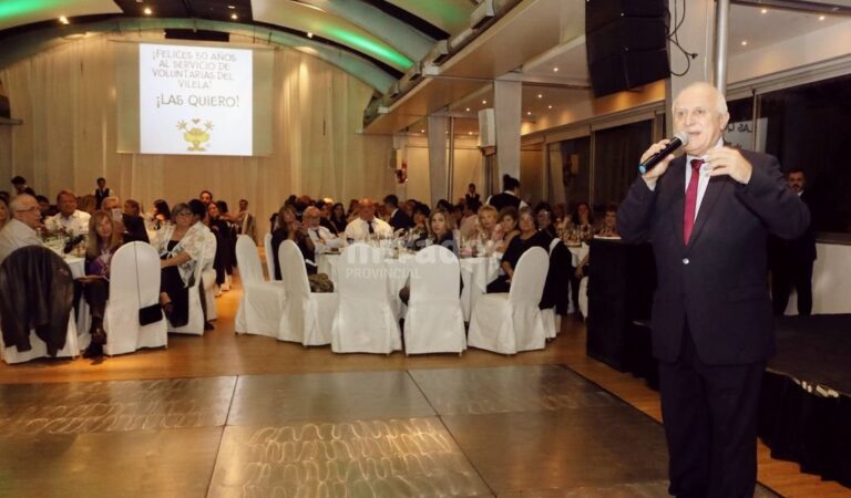 El gobernador estuvo presente en la celebración. Gentileza: prensa Gobierno de Santa Fe.