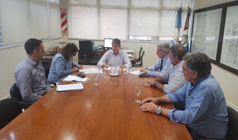 El ministro Garibay encabezó la reunión. Gentileza: prensa Gobierno de Santa Fe.