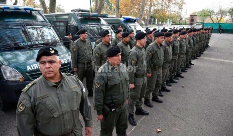 "No puede haber un milímetro de Rosario y Gran Rosario que esté dominado por fuerzas que no sean del Estado"