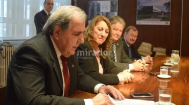 El ministro Morini estuvo acompañado por la intendenta Mónica Fein y el vicegobernador Carlos Fascendini. Gentileza: prensa Gobierno de Santa Fe.