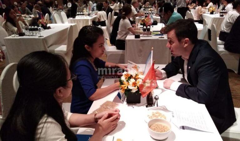 Empresarios de firmas de nuestra provincia establecieron contactos comerciales en Vietnam. Gentileza: prensa Gobierno de Santa Fe.