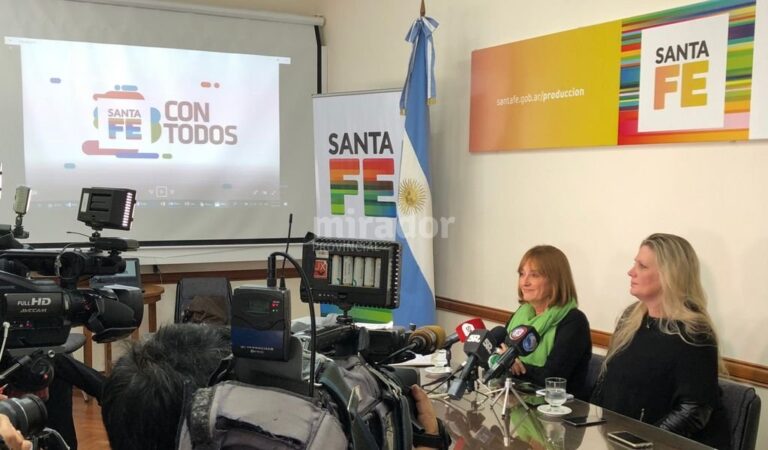 La ministra Ciciliani y la secretaria Geese hablaron en la presentación. Gentileza: prensa Gobierno de Santa Fe.